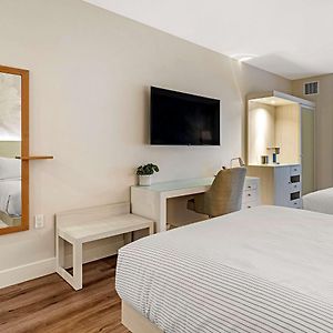 Queen Room Two Queen Beds Pool View or Non Smoking
